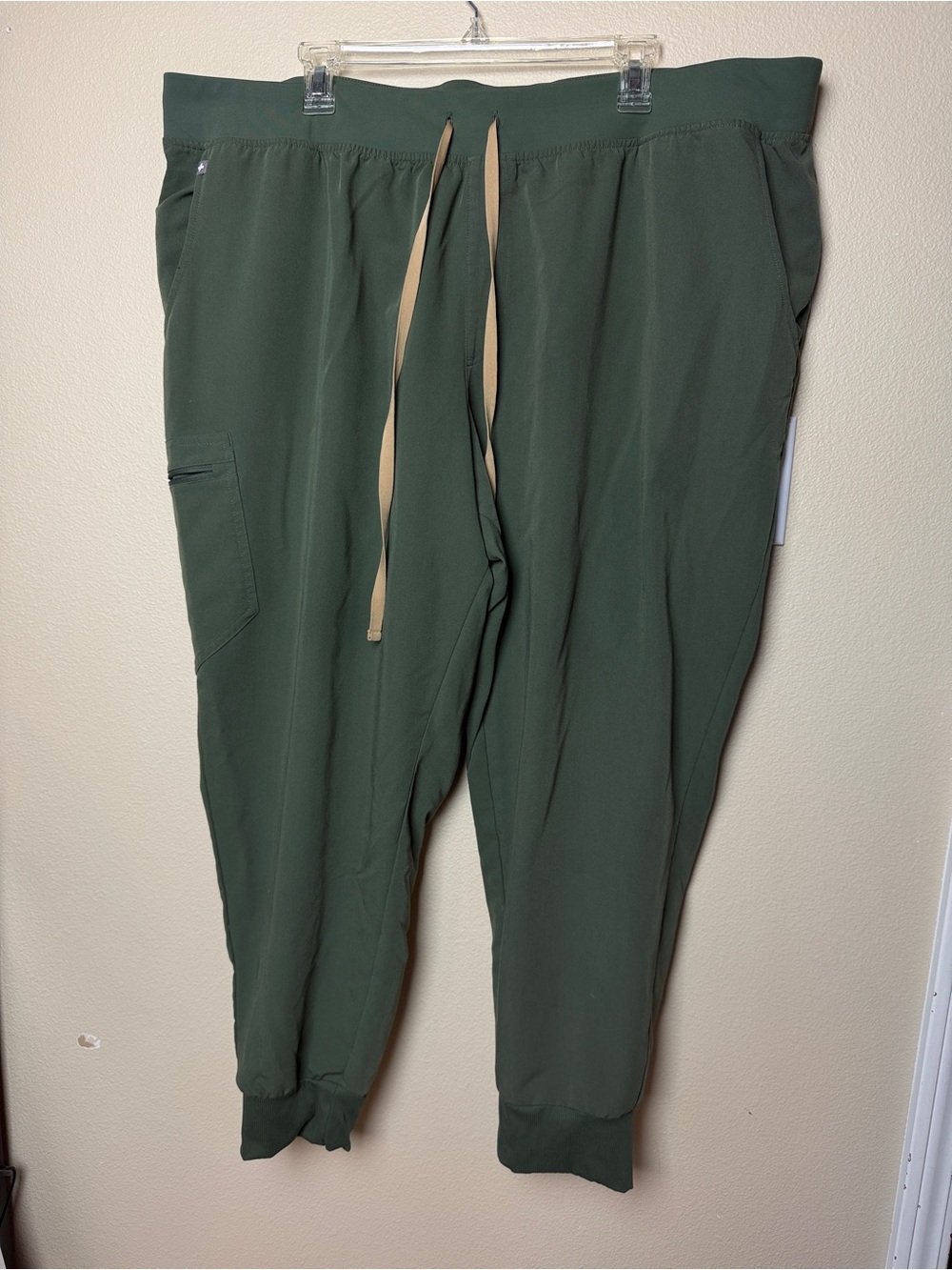 FIGS Scrubs Zamora Jogger - Size 5XL - Olive